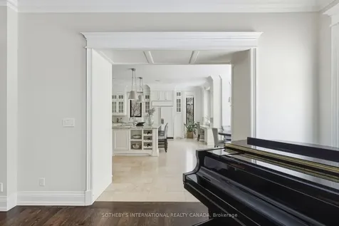 4 Ridgefield Road Toronto ON M4N 3H8