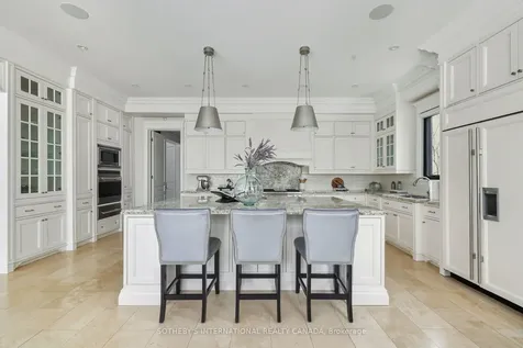 4 Ridgefield Road Toronto ON M4N 3H8