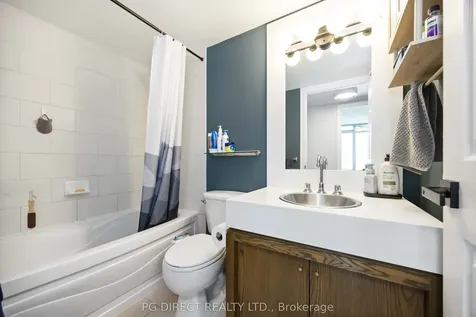81 Navy Wharf Court Toronto ON M5V 3S2