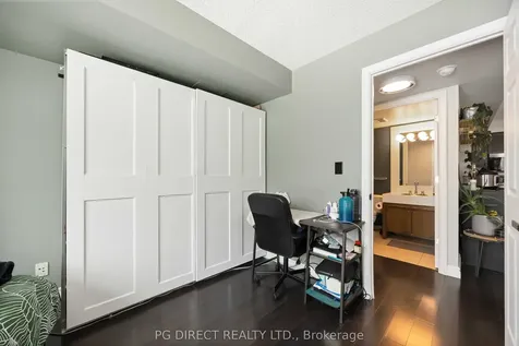 81 Navy Wharf Court Toronto ON M5V 3S2