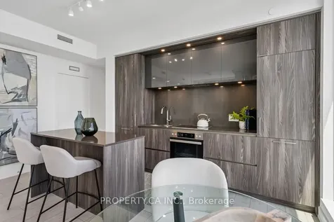 35 Mercer Street Toronto ON M5V 0V1