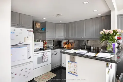 393 King Street E Toronto ON M5A 1L3