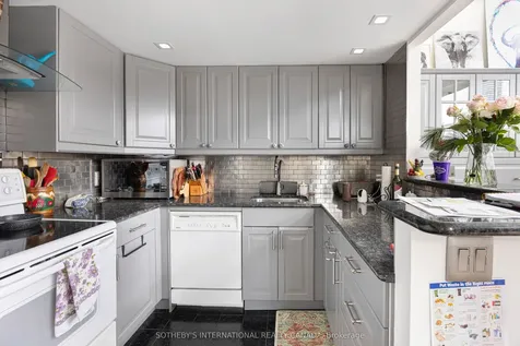 393 King Street E Toronto ON M5A 1L3