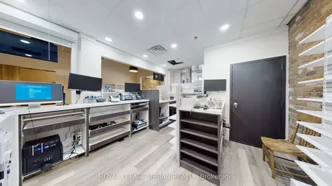 200 Spadina Avenue Toronto ON M5T 2C2