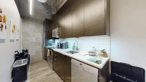 200 Spadina Avenue Toronto ON M5T 2C2