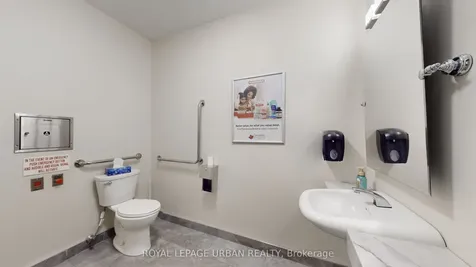 200 Spadina Avenue Toronto ON M5T 2C2
