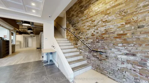 200 Spadina Avenue Toronto ON M5T 2C2