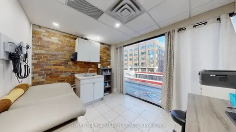 200 Spadina Avenue Toronto ON M5T 2C2