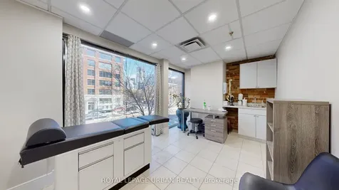 200 Spadina Avenue Toronto ON M5T 2C2