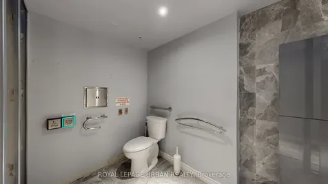 200 Spadina Avenue Toronto ON M5T 2C2