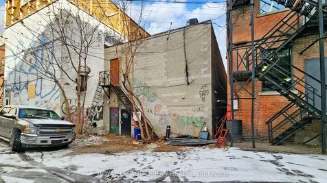 200 Spadina Avenue Toronto ON M5T 2C2