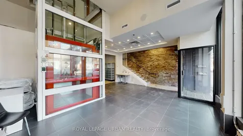 200 Spadina Avenue Toronto ON M5T 2C2