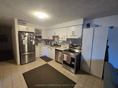60 Kensington Avenue Toronto ON M5T 2K1