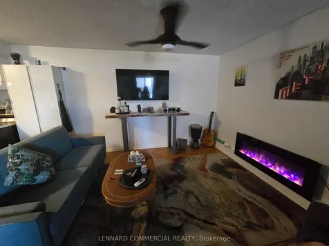 60 Kensington Avenue Toronto ON M5T 2K1