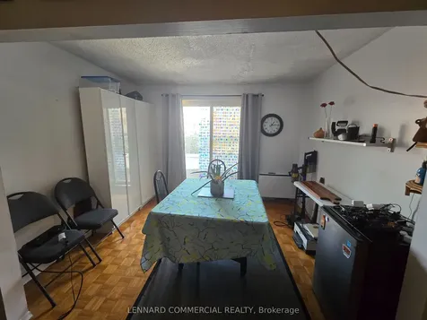 60 Kensington Avenue Toronto ON M5T 2K1