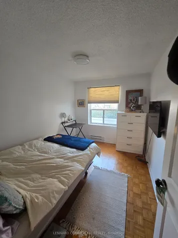 60 Kensington Avenue Toronto ON M5T 2K1