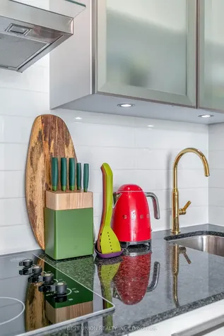 14 York Street Toronto ON M5J 0B1