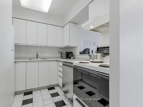 21 Overlea Boulevard Toronto ON M4H 1P2