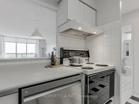 21 Overlea Boulevard Toronto ON M4H 1P2