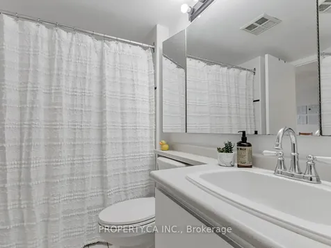 21 Overlea Boulevard Toronto ON M4H 1P2