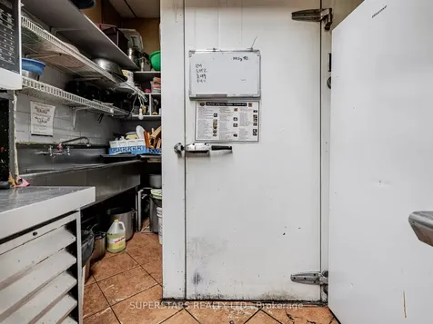 6212 Yonge Street Toronto ON M2M 3X4