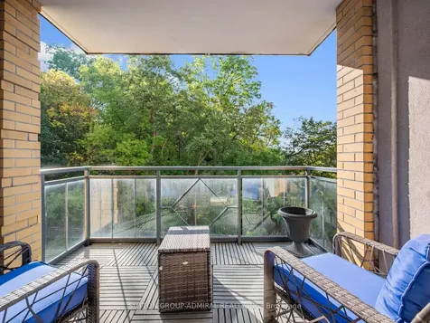 11 William Carson Crescent Toronto ON M2P 2G1