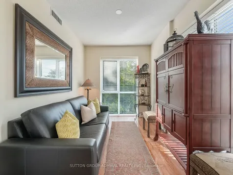 11 William Carson Crescent Toronto ON M2P 2G1