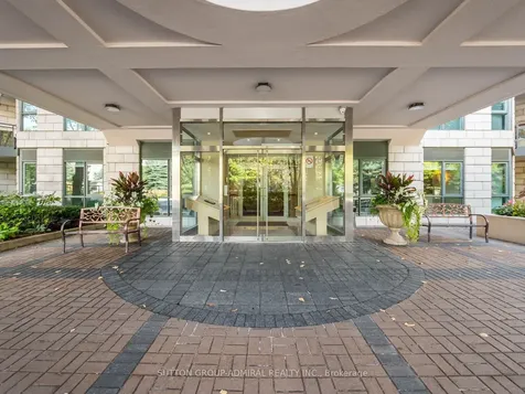11 William Carson Crescent Toronto ON M2P 2G1