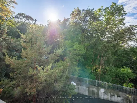 11 William Carson Crescent Toronto ON M2P 2G1