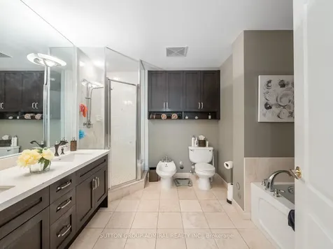 11 William Carson Crescent Toronto ON M2P 2G1