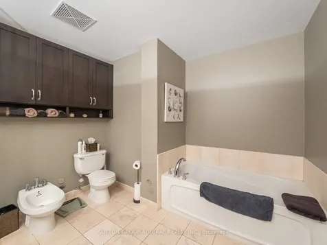 11 William Carson Crescent Toronto ON M2P 2G1