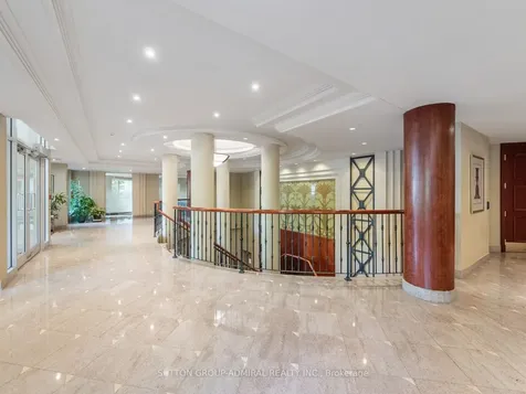 11 William Carson Crescent Toronto ON M2P 2G1