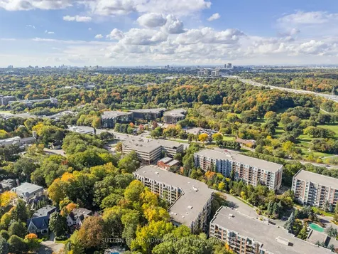 11 William Carson Crescent Toronto ON M2P 2G1