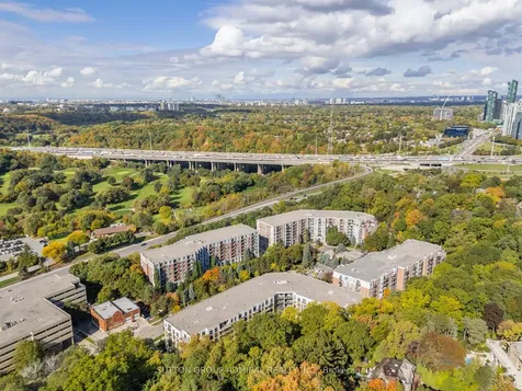 11 William Carson Crescent Toronto ON M2P 2G1