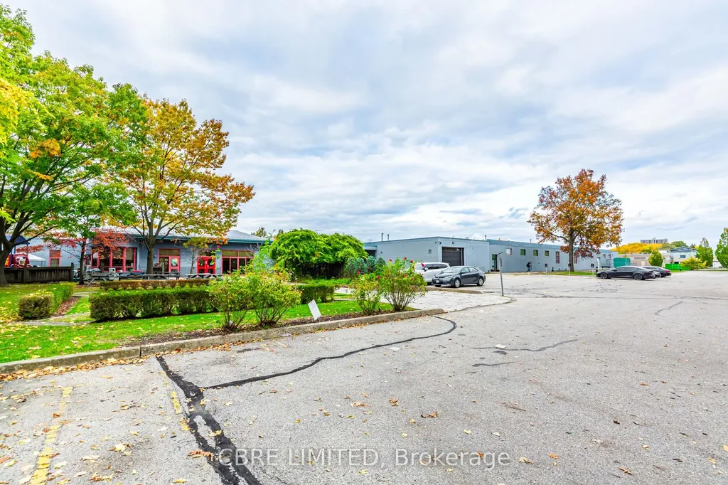 33 Kern Road Toronto ON M3B 1S9