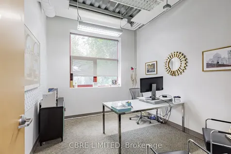 33 Kern Road Toronto ON M3B 1S9