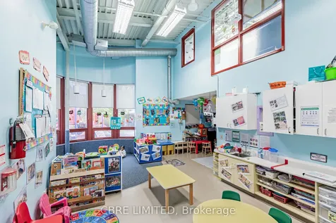 33 Kern Road Toronto ON M3B 1S9
