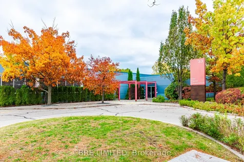 33 Kern Road Toronto ON M3B 1S9