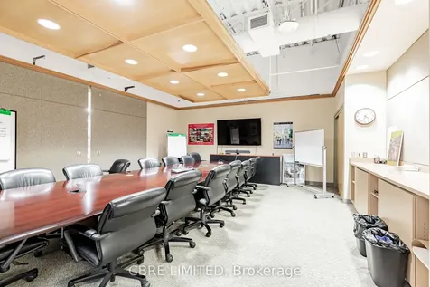 33 Kern Road Toronto ON M3B 1S9