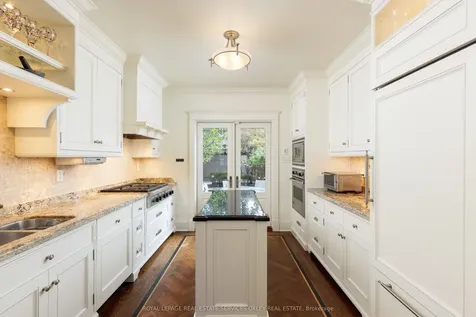 313 Sumach Street Toronto ON M5A 3K4