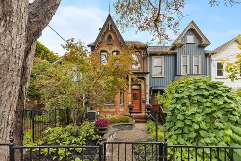 313 Sumach Street Toronto ON M5A 3K4