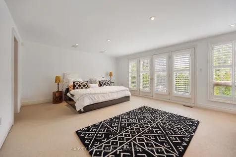 26 Forest Ridge Drive Toronto ON M6B 1H3