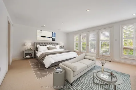 26 Forest Ridge Drive Toronto ON M6B 1H3