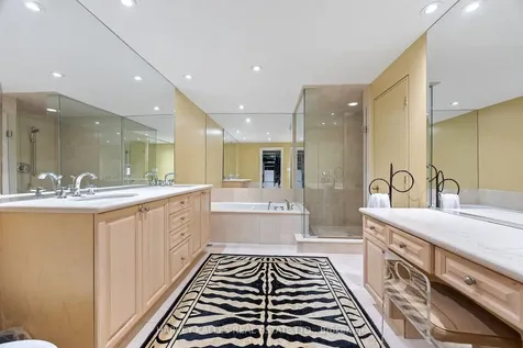 26 Forest Ridge Drive Toronto ON M6B 1H3