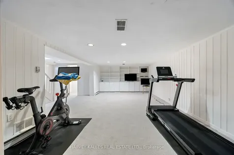 26 Forest Ridge Drive Toronto ON M6B 1H3