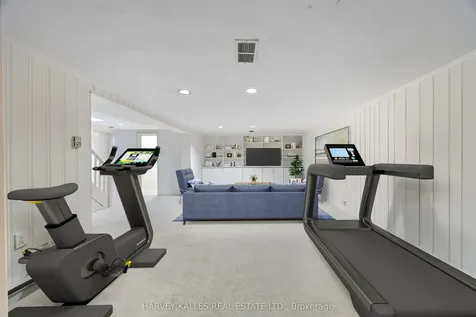 26 Forest Ridge Drive Toronto ON M6B 1H3