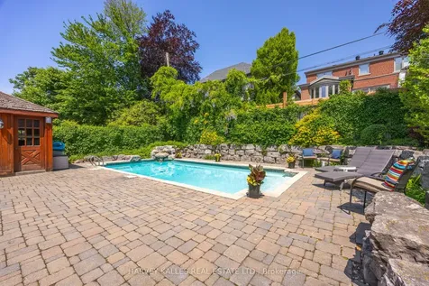 26 Forest Ridge Drive Toronto ON M6B 1H3