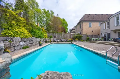 26 Forest Ridge Drive Toronto ON M6B 1H3