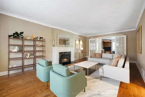26 Forest Ridge Drive Toronto ON M6B 1H3