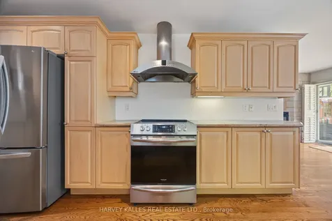 26 Forest Ridge Drive Toronto ON M6B 1H3